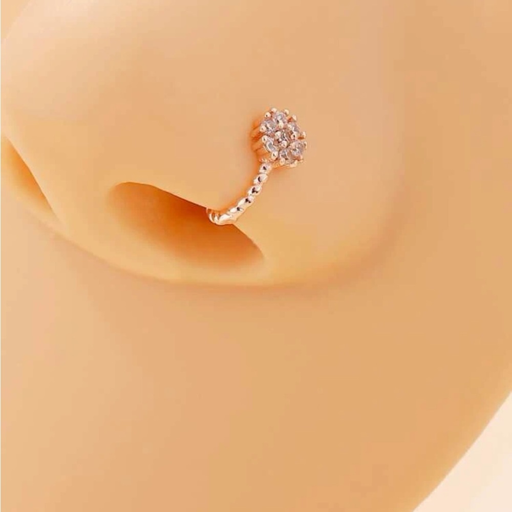 SHEIN Rhinestone Decor flower nose ring